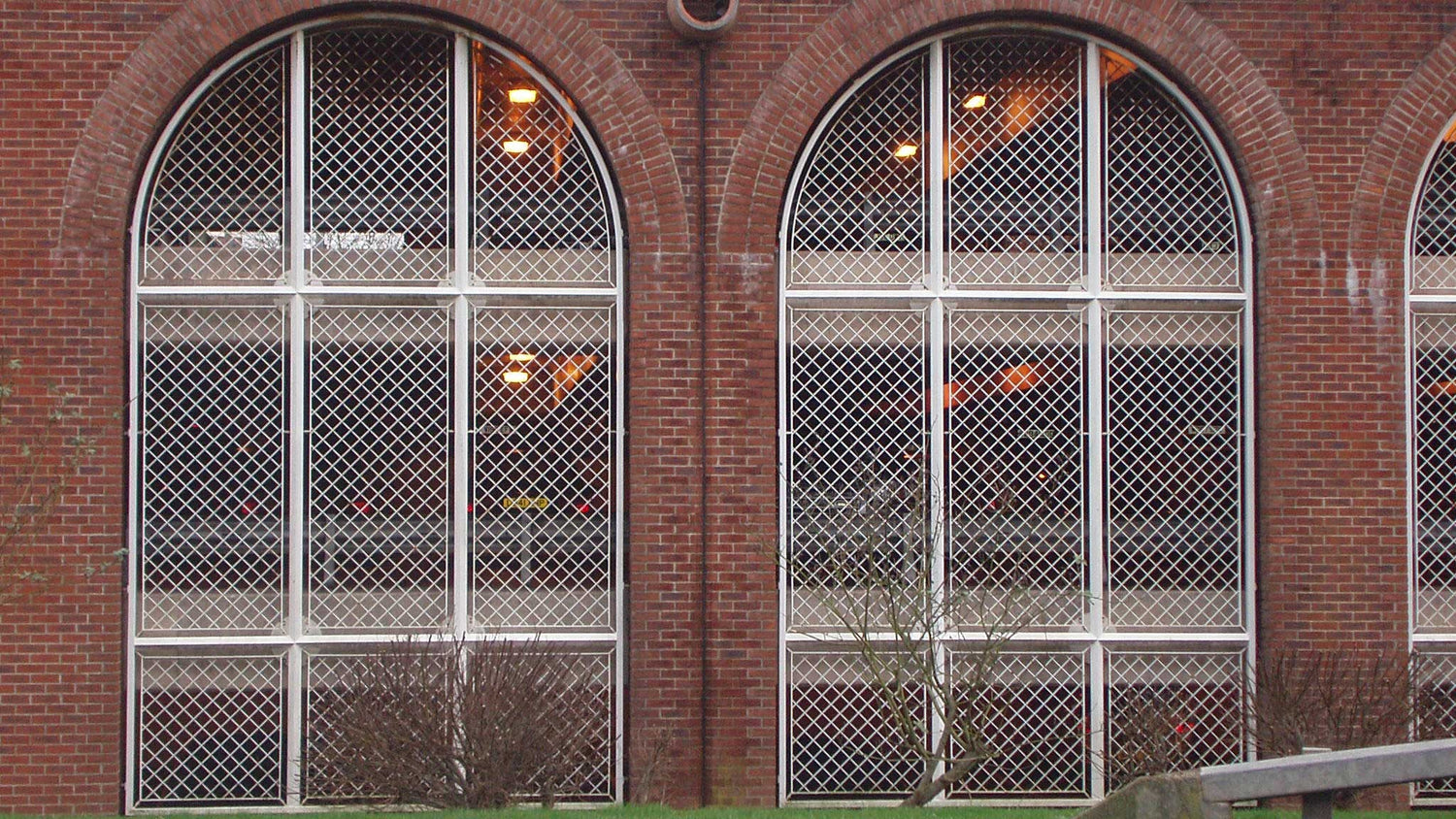 Where Are Security Grilles Used? A Practical Guide for Commercial and Public Buildings - My Store